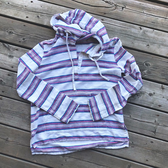 Hooded Beach Shirt - Picture 1 of 3